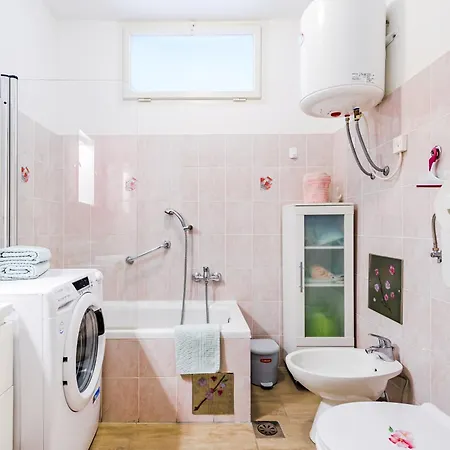 Apartma Mama Apartment *